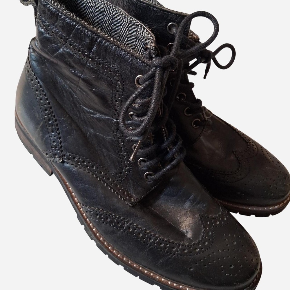 Mens Franco Fortini  Black leather lace up boots with brogue detailing size 8